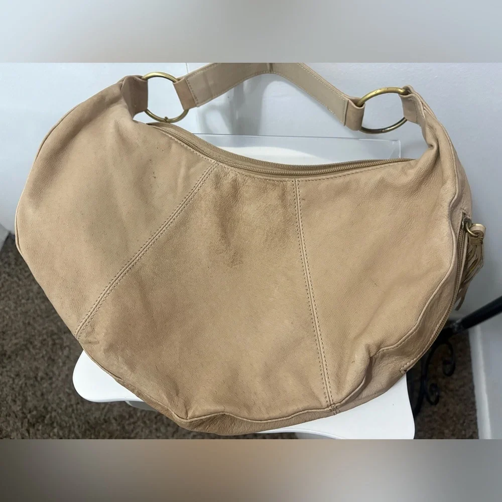 Chic Tan Hobo Bag with Gold Accents - Picture 6 of 8